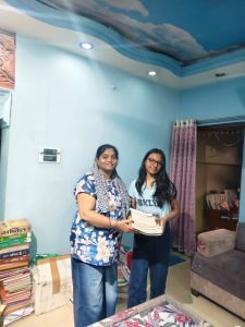 पुरानी कॉपियां और पुस्तकें दान करें: शिक्षा की ओर बढ़ाएं एक मजबूत कदम