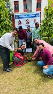 लायंस क्लब बिलासपुर संगम द्वारा सेंट जेवियर हाई स्कूल भरनी में किया 500 पौधों का वृहत वृक्षारोपण