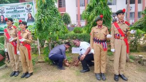 लायंस क्लब बिलासपुर संगम द्वारा सेंट जेवियर हाई स्कूल भरनी में किया 500 पौधों का वृहत वृक्षारोपण