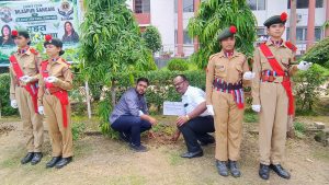 लायंस क्लब बिलासपुर संगम द्वारा सेंट जेवियर हाई स्कूल भरनी में किया 500 पौधों का वृहत वृक्षारोपण