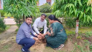 लायंस क्लब बिलासपुर संगम द्वारा सेंट जेवियर हाई स्कूल भरनी में किया 500 पौधों का वृहत वृक्षारोपण