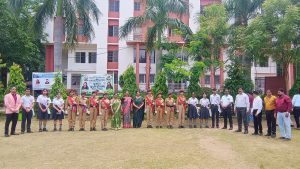लायंस क्लब बिलासपुर संगम द्वारा सेंट जेवियर हाई स्कूल भरनी में किया 500 पौधों का वृहत वृक्षारोपण
