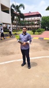 लायंस क्लब बिलासपुर संगम द्वारा सेंट जेवियर हाई स्कूल भरनी में किया 500 पौधों का वृहत वृक्षारोपण