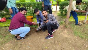 लायंस क्लब बिलासपुर संगम द्वारा सेंट जेवियर हाई स्कूल भरनी में किया 500 पौधों का वृहत वृक्षारोपण