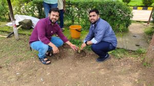 लायंस क्लब बिलासपुर संगम द्वारा सेंट जेवियर हाई स्कूल भरनी में किया 500 पौधों का वृहत वृक्षारोपण