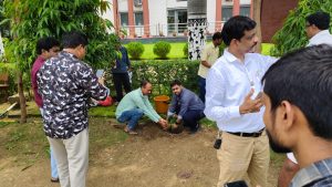 लायंस क्लब बिलासपुर संगम द्वारा सेंट जेवियर हाई स्कूल भरनी में किया 500 पौधों का वृहत वृक्षारोपण